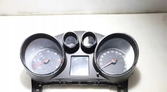 Opel Insignia A Clock 