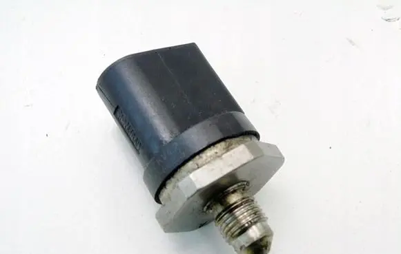 Audi A3 S3 8L Fuel pressure sensor 0261545079