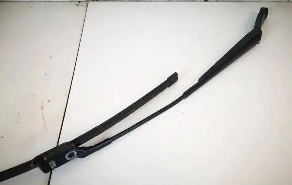 Volkswagen Tiguan Front wiper blade arm 5n1955410