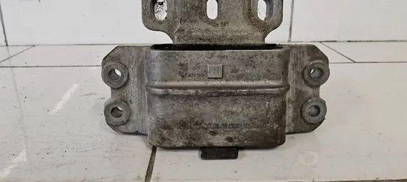Volkswagen Touran I Engine mount bracket 1K0199555