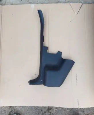 Foot area side trim