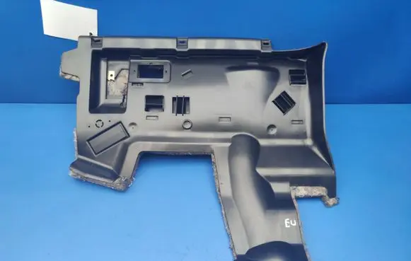 Mercedes-Benz C W203 Dashboard lower bottom trim panel A2036804739 105056