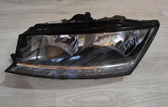 Skoda Fabia Mk3 (NJ) Headlight/headlamp 6V1941015D