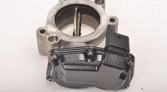 Volvo XC90 Electric throttle body valve 32223833AA