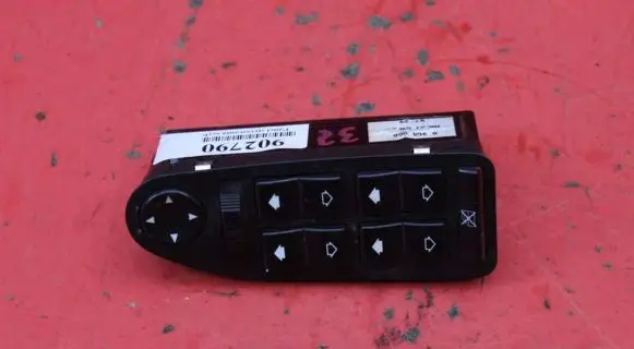 BMW 5 E39 Electric window control switch 8368966