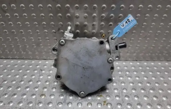 Audi A4 S4 B8 8K Vacuum pump 06J145100C