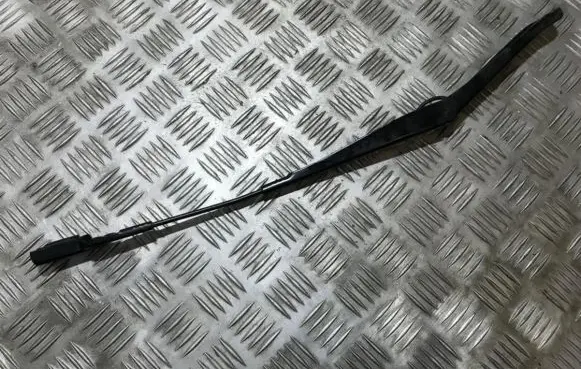 Front wiper blade arm