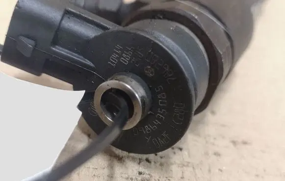 Peugeot 206 Fuel injector 0986435085 C280786280