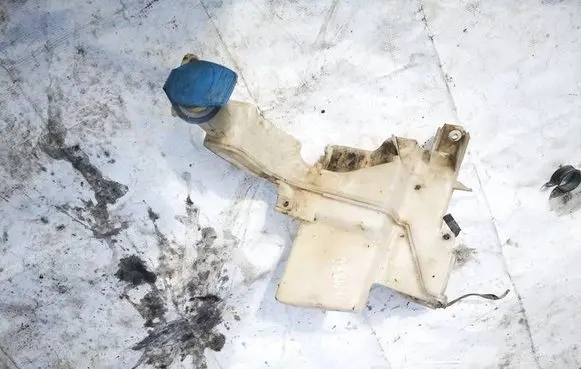 Volkswagen PASSAT B6 Windshield washer fluid reservoir/tank 3C0955453J