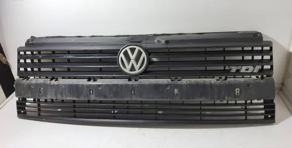 Volkswagen Transporter - Caravelle T4 Front bumper upper radiator grill 701853653F