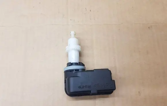Volkswagen Golf VII Headlight level adjustment motor 5G0941295