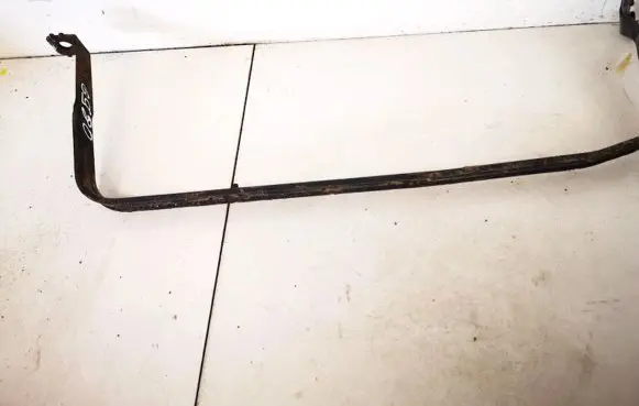 Fuel tank mounting bracket