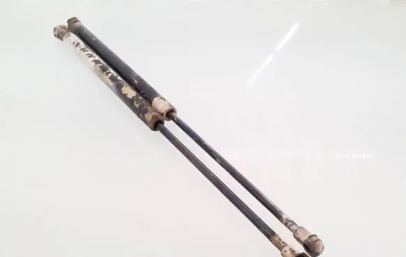 Volkswagen PASSAT B5 Tailgate strut 