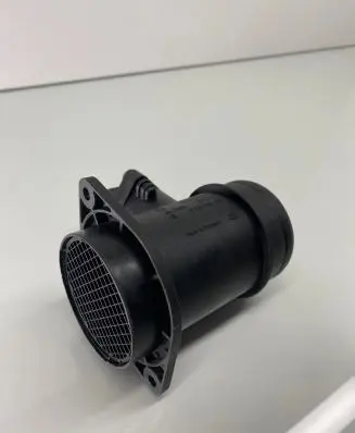 Volkswagen PASSAT B5.5 Mass air flow meter 0281002216