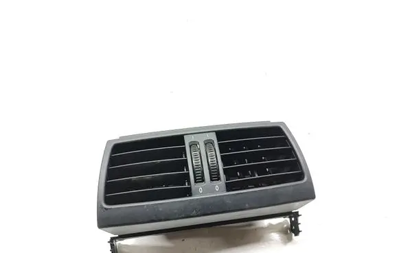 Rear air vent grill