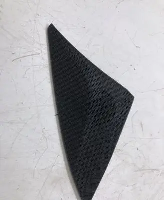 Front door high frequency speaker