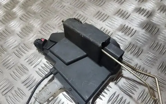 Hyundai Tucson JM Front door lock