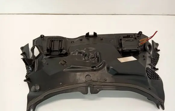 Mercedes-Benz C W205 Other engine bay part 0114103A