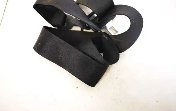 Middle seatbelt buckle (rear)