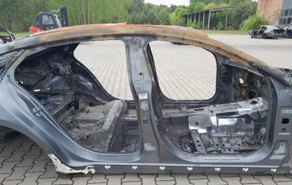 Mercedes-Benz AMG GT R190 C190 Sill