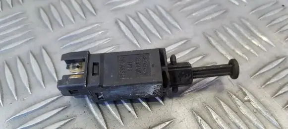 Volkswagen PASSAT B3 Brake pedal sensor switch 191945515