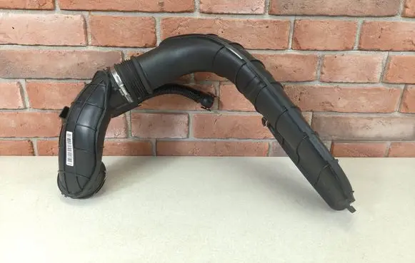 BMW X5 E70 Turbo air intake inlet pipe/hose 7812059 7807493 7812264