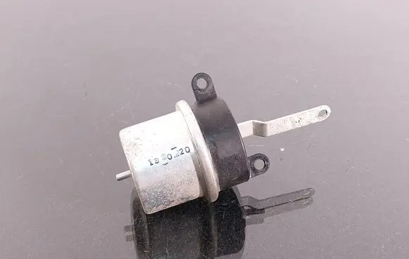 Ford Mondeo MK II Vacuum valve 