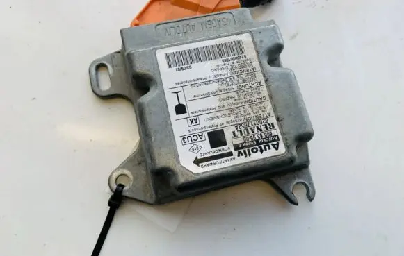 Renault Scenic I Airbag control unit/module 8200117652a 600639500