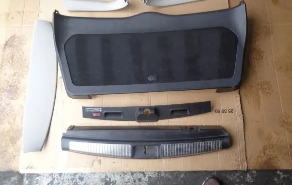 Mercedes-Benz ML W164 Tailgate/boot lid cover trim 