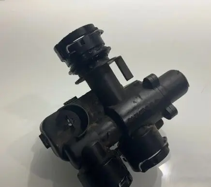 Mercedes-Benz E W211 Coolant heater control valve A2118320584 2118320584