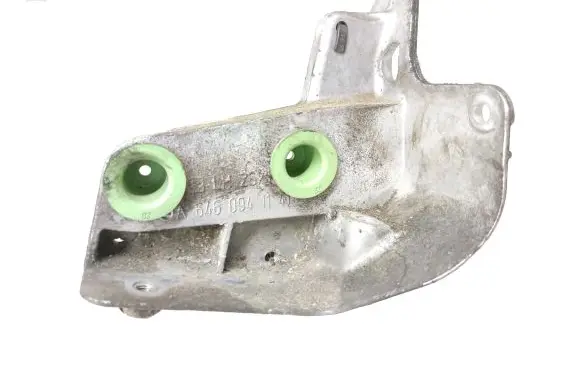 Mercedes-Benz C W204 Air filter cleaner box bracket assembly A6460941141