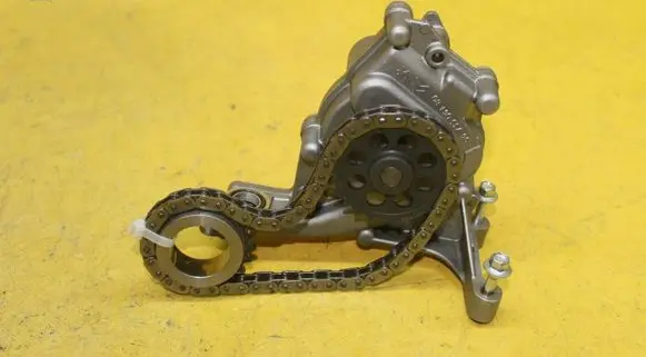 Peugeot 208 I Oil pump 