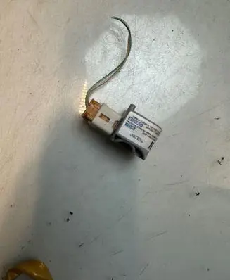 Suzuki Swift I Airbag deployment crash/impact sensor 3893062J10000 46080104 5WK43512