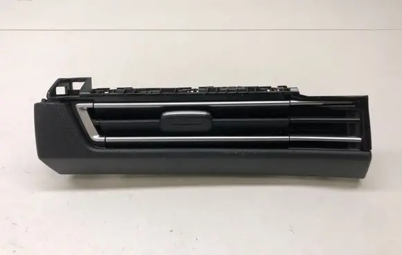 Volkswagen Golf VIII Dashboard side air vent grill/cover trim