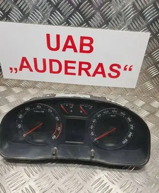 Skoda Superb B5 (3U) Speedometer (instrument cluster) 3U0920840C 110080115001