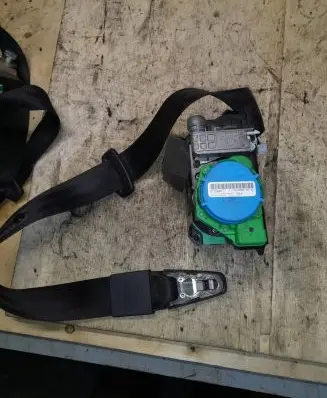 Audi A4 S4 B8 8K Front seatbelt 3063561 0718BAH137 PPGB90PHDW