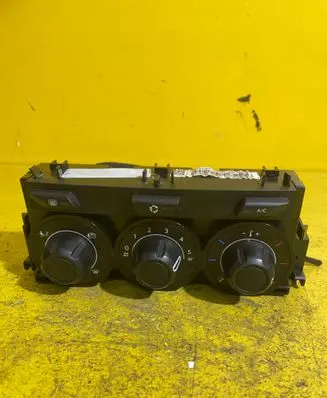 Citroen C3 Tailgate/trunk/boot open switch 
