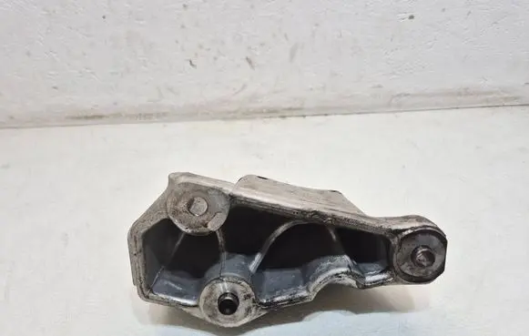 Mini Clubman F54 Engine mounting bracket 8511299