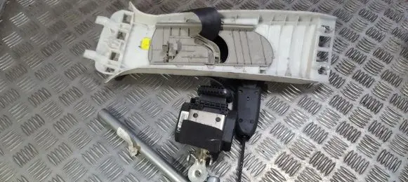 Renault Megane II Front seatbelt 8200562479