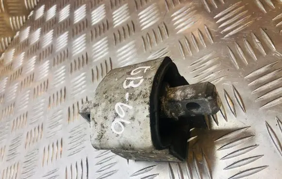 Mercedes-Benz E C207 W207 Gearbox mount A2122400418