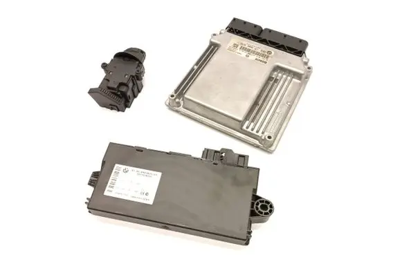 BMW 5 E60 E61 Engine ECU kit and lock set 7806976 0281014437 170152425