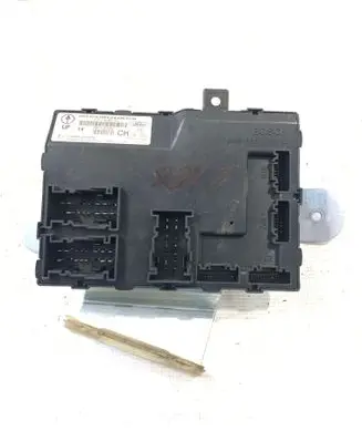 Ford Fiesta Comfort/convenience module 8V5115K600SA 116RA000084 030141625801