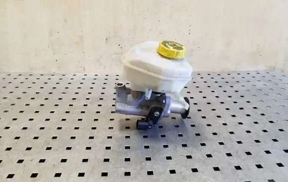Porsche Cayenne (92A) Master brake cylinder 7P0611303A 5N0945459A
