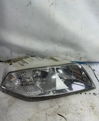 Skoda Octavia Mk2 (1Z) Headlight/headlamp 1EL35402702 3575