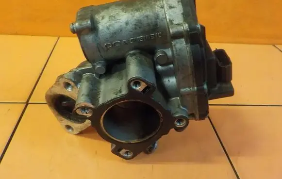 Opel Vivaro EGR thermostat H8200987088 170Z1