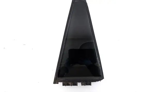 Toyota RAV 4 (XA30) Rear vent window glass 68123-42110