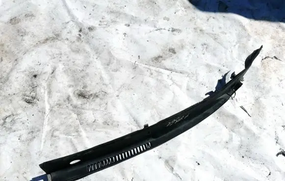 Audi A4 S4 B5 8D Wiper trim 8D1819403A USD