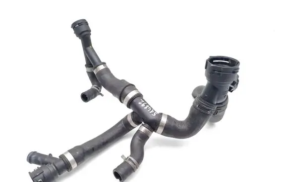 Volvo XC90 Engine coolant pipe/hose