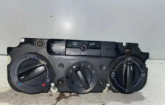 Volkswagen Touran I Climate control unit