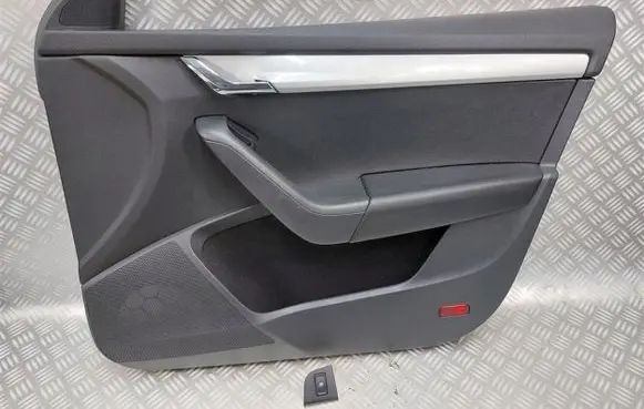 Skoda Octavia Mk3 (5E) Front door card panel trim 5E1867012